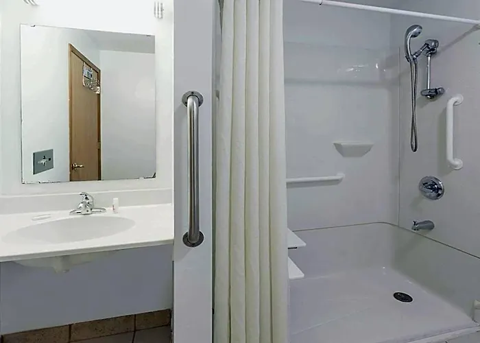 Hotel Super 8 By Wyndham Sterling Area 2*